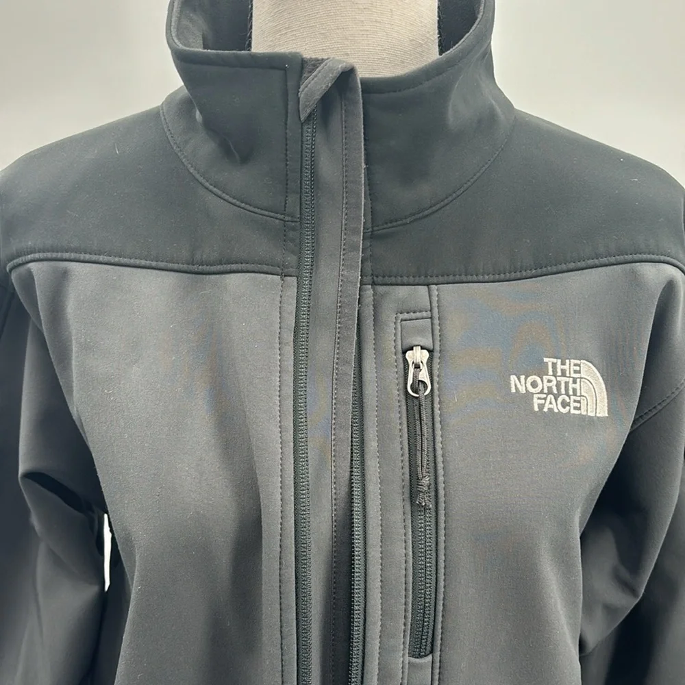 UEC The North Face black TFN APEX black jacket medium